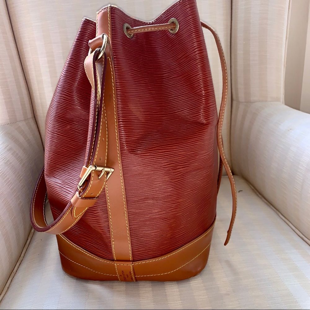 Louis Vuitton Epi Leather Bucket Bag - Picture 3 of 5